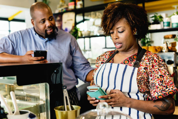 istock Cake cafe small business owners 954501256