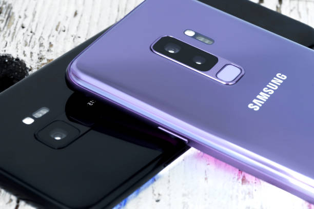 samsung s9 & s9 plus - samsung group fotos stock-fotos und bilder