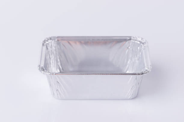 istock Aluminum foil tray on white 954553114