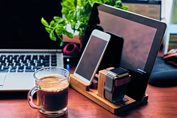 Communication set with smart watch, tablet PC, computer