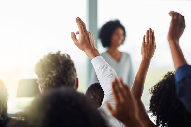 ona będzie dostać się do każdego pytania w końcu - hand raised arms raised multi ethnic group human hand zdjęcia i obrazy z banku zdjęć