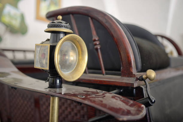 istock Details of Old carriage lamp 954617782