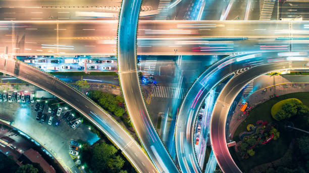 vista aérea de puente en la noche - shanghai car speed driving fotografías e imágenes de stock
