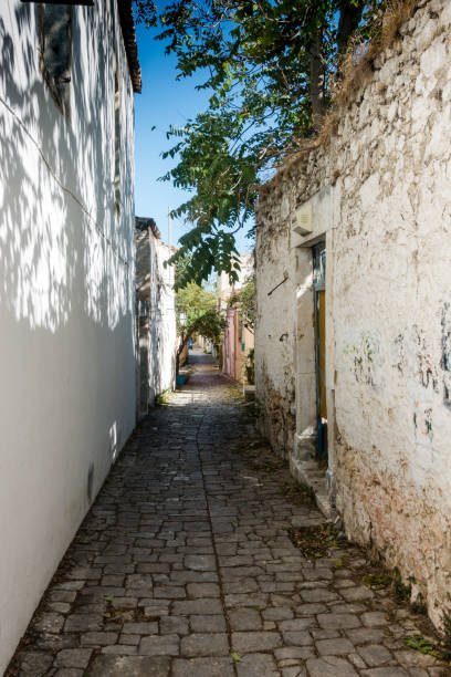 istock Narrow street 954702774
