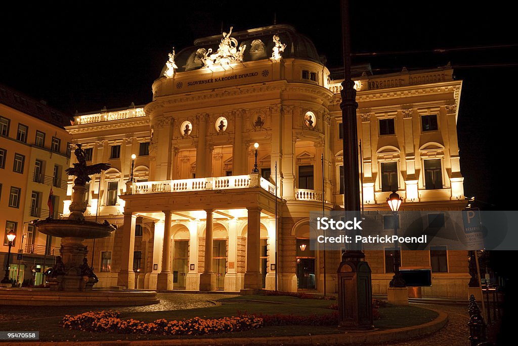 Teatro Nacional da Eslováquia à noite, Bratislava, Eslováquia - Royalty-free Eslováquia Foto de stock