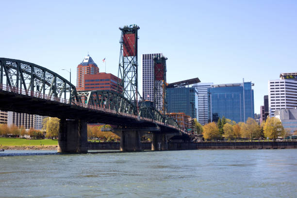 istock Portland Oregon Waterfront with Hawthorne Bridge 954725696