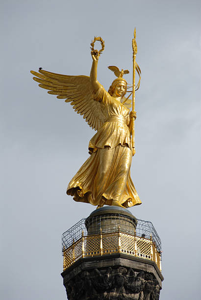 istock Statue of Victoria 95472583