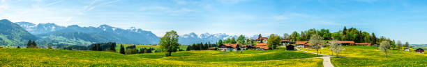 european alpen - weiler im allgau stock-fotos und bilder