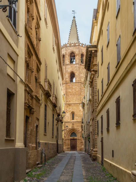 istock Scenes from a walk along the Alghero alleys 954771358