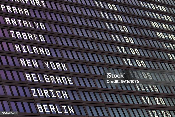空港へのフライト情報掲示板 - ザグレブ市のストックフォトや画像を多数ご用意 - ザグレブ市, 空港, ベルリン
