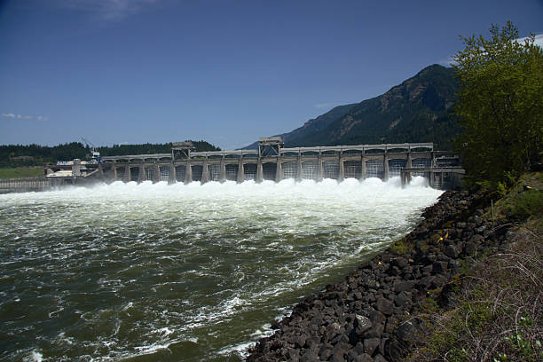 istock Bonneville Dam 95478731