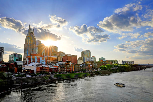 istock Nashville, Tennessee skyline 954816346
