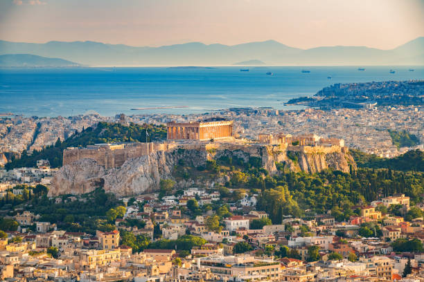 luchtfoto uitzicht over athene, griekenland - athens stockfoto's en -beelden