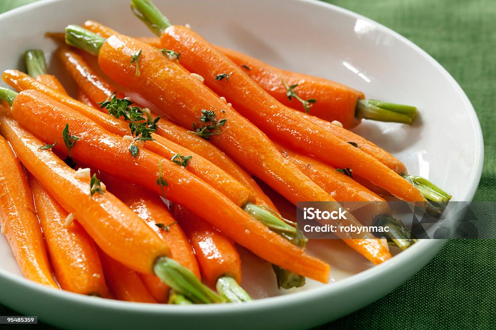 Carottes naines - Photo de Carotte libre de droits