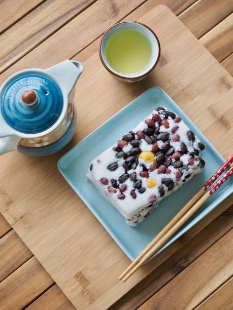 istock Korean food bean Snow White Rice Cake, Baek-seolgi 954868752