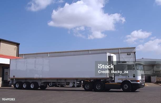 Truck Pferd Und Anhänger Stockfoto und mehr Bilder von Schweres Nutzfahrzeug - Schweres Nutzfahrzeug, Seitenansicht, Abschicken