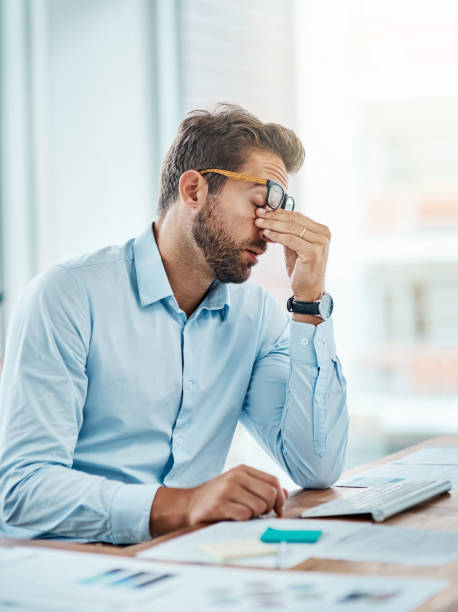 istock I can't focus with this unbearable pain 954984436