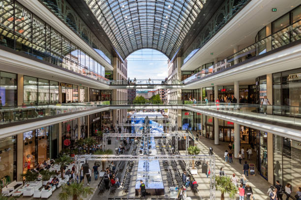 centro commerciale di berlino - central berlin foto e immagini stock