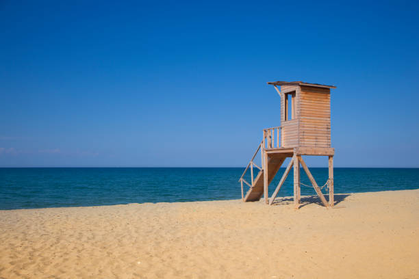 istock Lifeguard house 955079060