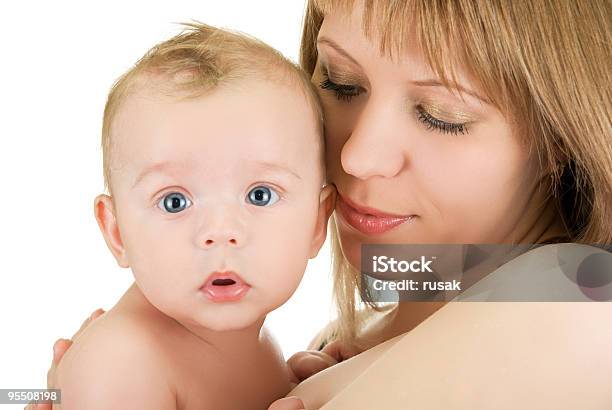 구슬눈꼬리 자신의 아기 남자아이 0-11 개월에 대한 스톡 사진 및 기타 이미지 - 0-11 개월, 20-24세, 20-29세