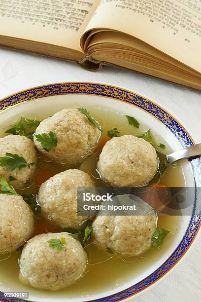 Matzo Zuppa Di Palline Matzah - Fotografie stock e altre immagini di Alimento di base - Alimento di base, Carne di pollo, Carota