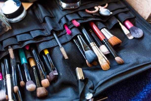 istock close-ups of professional set make-up brushes 955127194