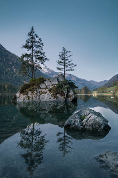istock Boulders in the lake 955131746