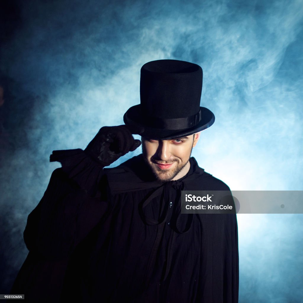 Người Đàn Ông Đội Mũ Đen Và Áo Choàng Hình Ảnh Quỷ Dữ Ảo Thuật Gia ...