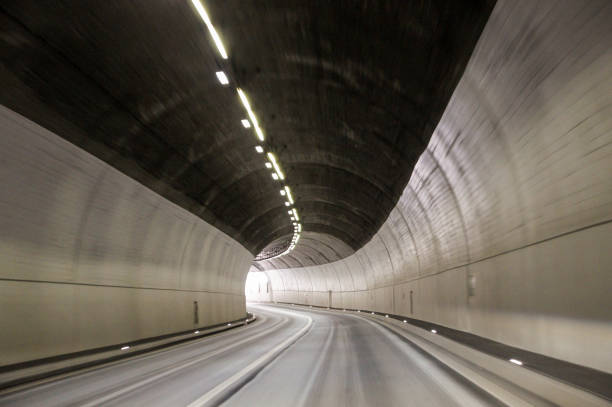 istock Turn in the tunnel. 955154310