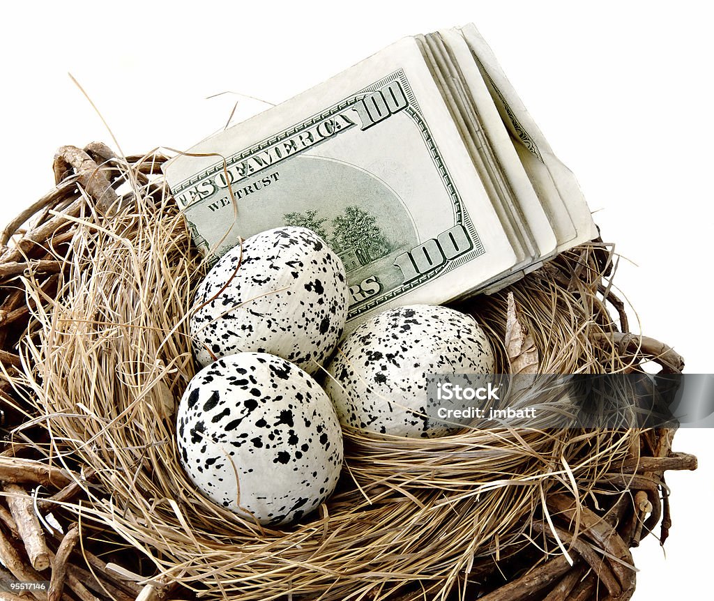 Яйцо гнезда - Стоковые фото 401k - одно слово роялти-фри