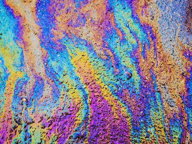 istock Oil Slick. Vibrant colored texture, abstract background. 955175284