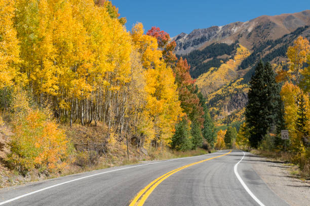 istock Autumn scenery along Million Dollar Highway in Colorado 955183580
