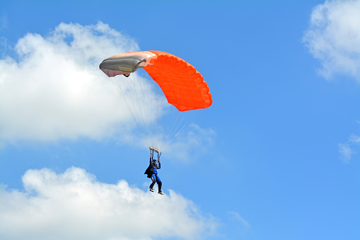 Paracaídas de aterrizaje photo