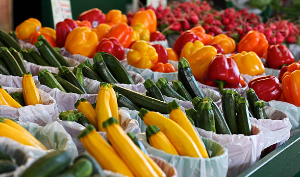 野菜のファーマーズマーケット - farmers market montreal canada market ストックフォトと画像