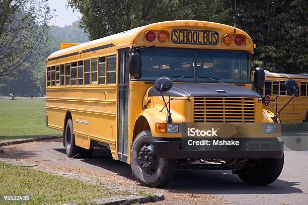 Школьный Автобус — стоковые фотографии и другие картинки Автобус - Автобус, Безопасность, Горизонтальный