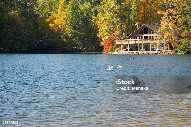 Foto de Lago Allen e mais fotos de stock de Lago - Lago, Casa, Colina