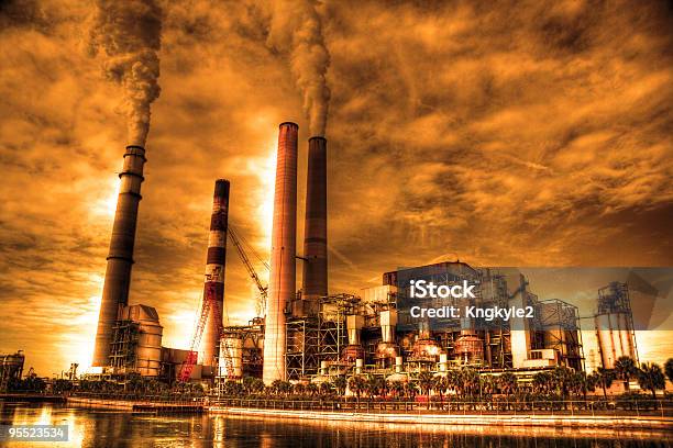 Aquecimento Global - Fotografias de stock e mais imagens de Carvão - Carvão, Fábrica, Queimar