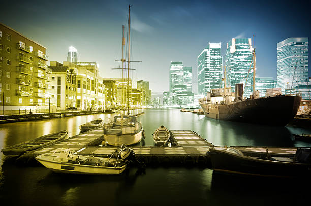 istock Canary Wharf Skyline at Twilight 95524160