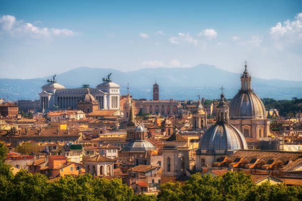 skyline de roma, itália em vista panorâmica - rome ancient rome skyline ancient - fotografias e filmes do acervo