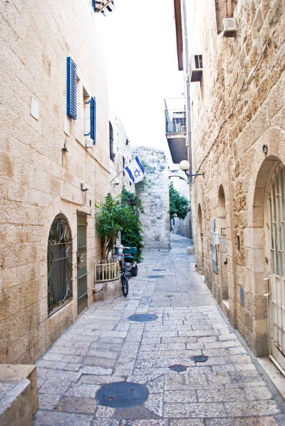istock Empty Jerusalem Street Close To The Western Wall 955399430