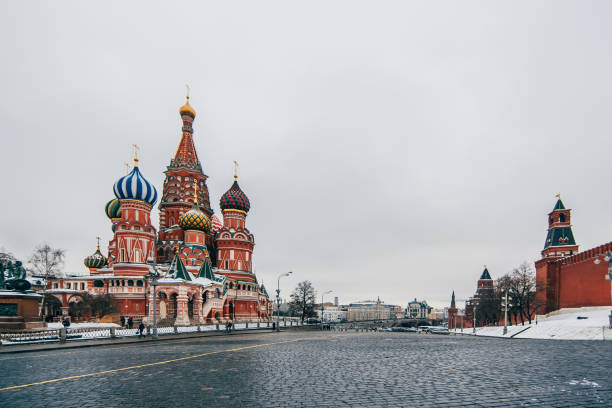 istock St Basil's cathedral on Red Square, Moscow, Russia 955462392