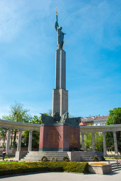 istock Memorial to Soviet soldiers in Vienna, Austria 955463004