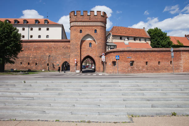 istock Bridge Gate and City Wall in Torun 955495060