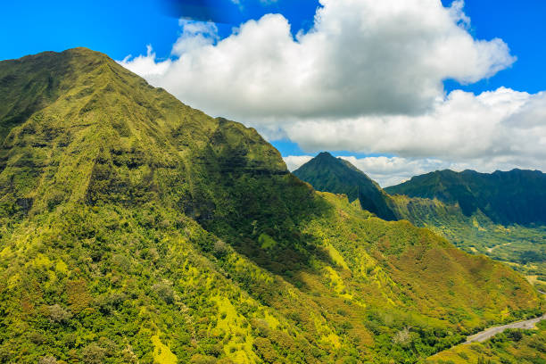 istock Aerial view mountain ridge line in Honolulu Hawaii 955515590