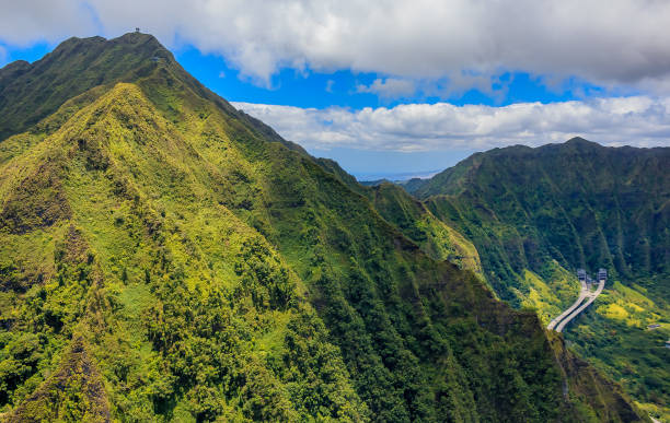 istock Aerial view mountain ridge line in Honolulu Hawaii 955515594