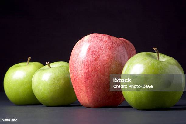Jabłka - zdjęcia stockowe i więcej obrazów Bez ludzi - Bez ludzi, Błonnik, Czekać w kolejce