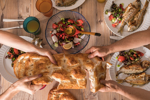 Family ready for İftar meal in Ramadan