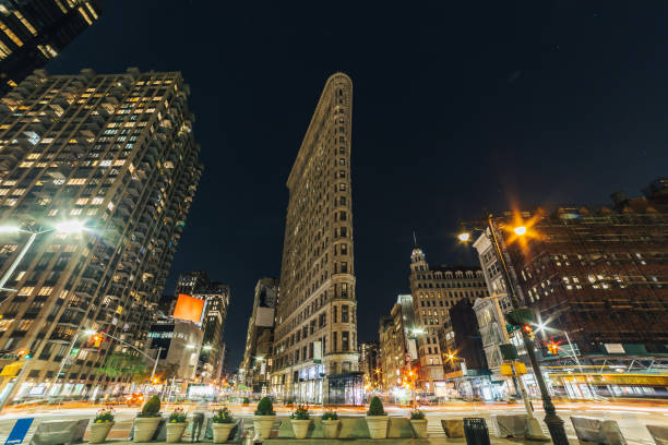istock Flatiron Building in Midtown New York 955575910