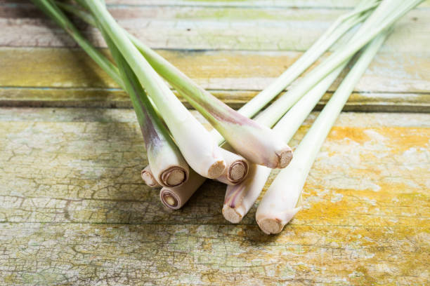 istock Fresh lemon grass on wood background 955579166