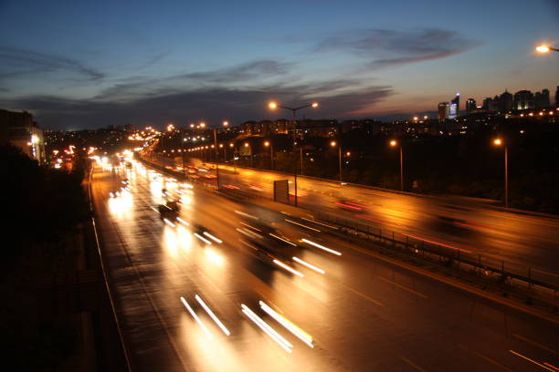 istock Night traffic in the city 955592526
